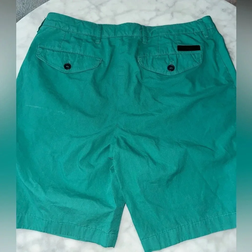Burberry Men Brit Shorts (30W) 8Inch Khaki Green Shorts - Picture 5 of 9